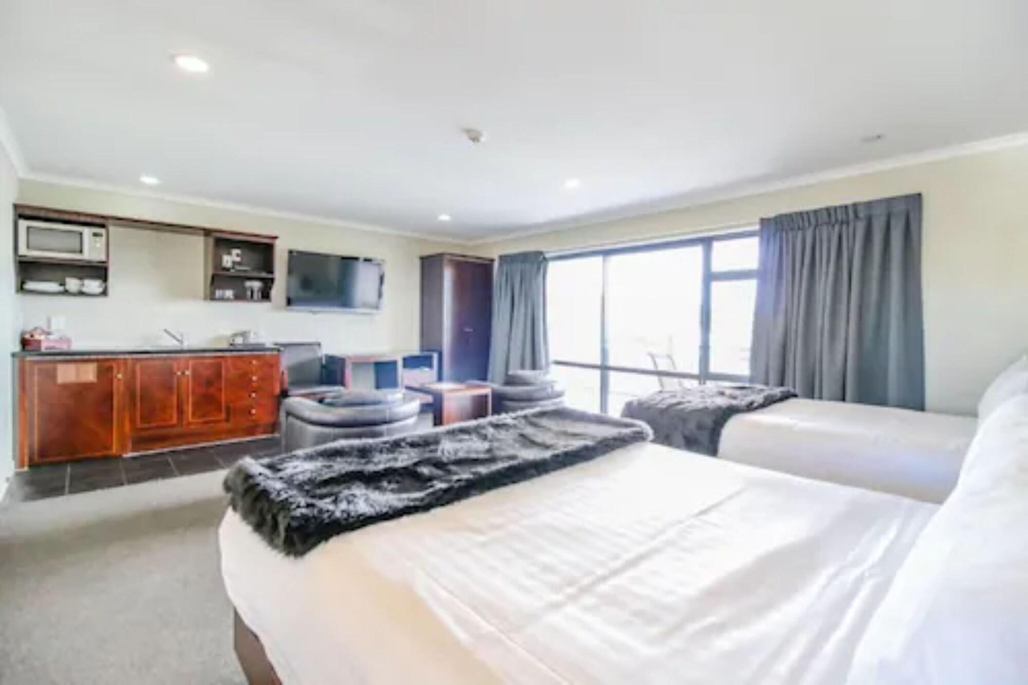 Aotea Motor Lodge Whanganui Exteriör bild A typical studio apartment