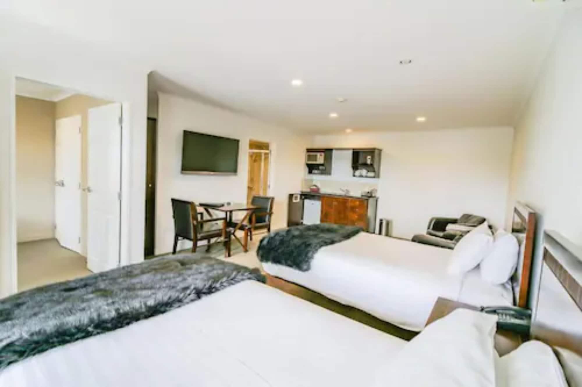 Aotea Motor Lodge Whanganui Exteriör bild A typical studio apartment