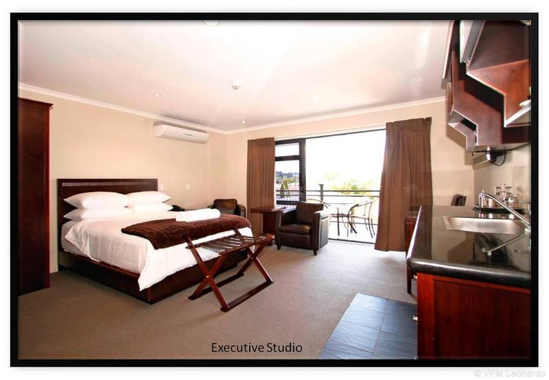 Aotea Motor Lodge Whanganui Exteriör bild Executive Studio