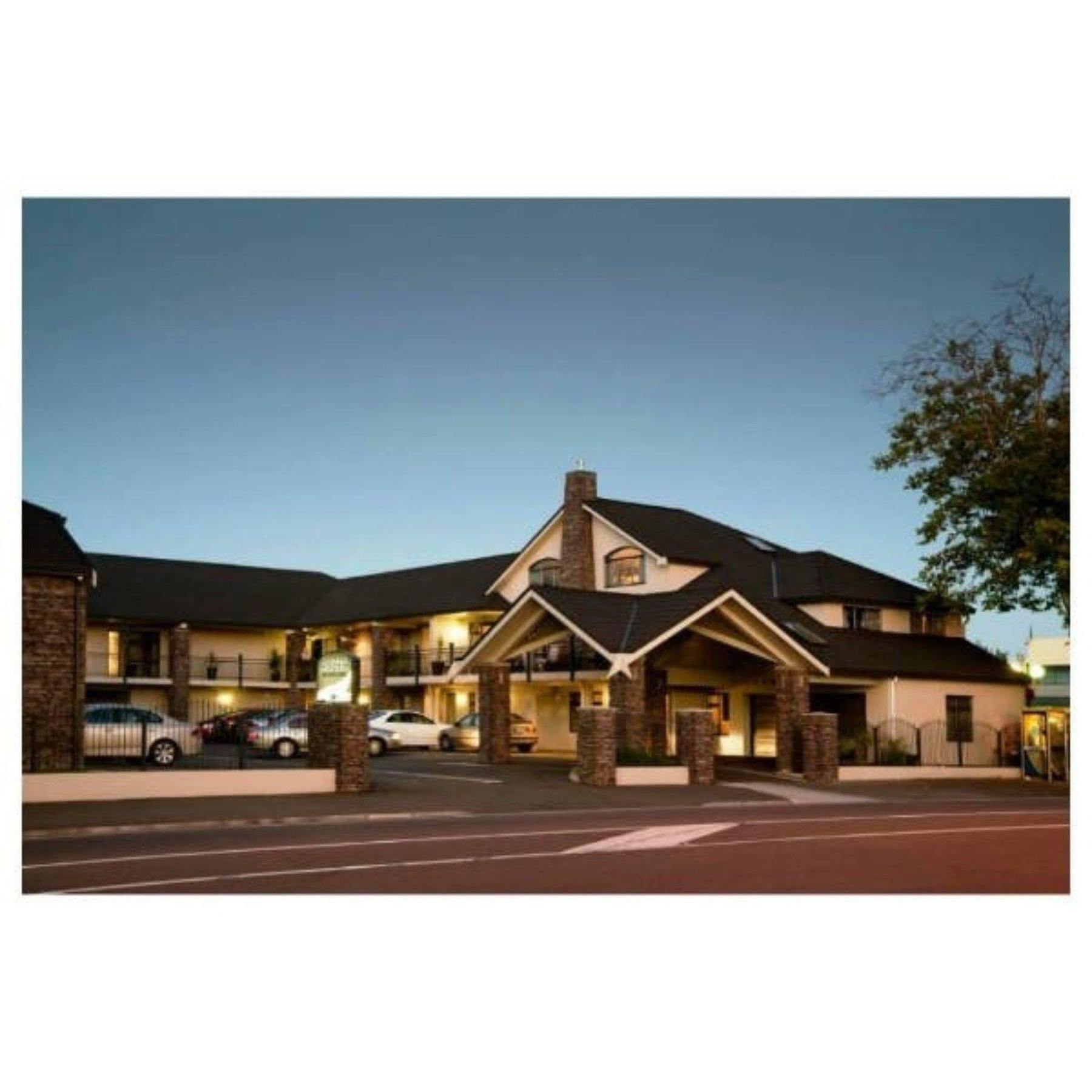 Aotea Motor Lodge Whanganui Exteriör bild The Inn at the Opera