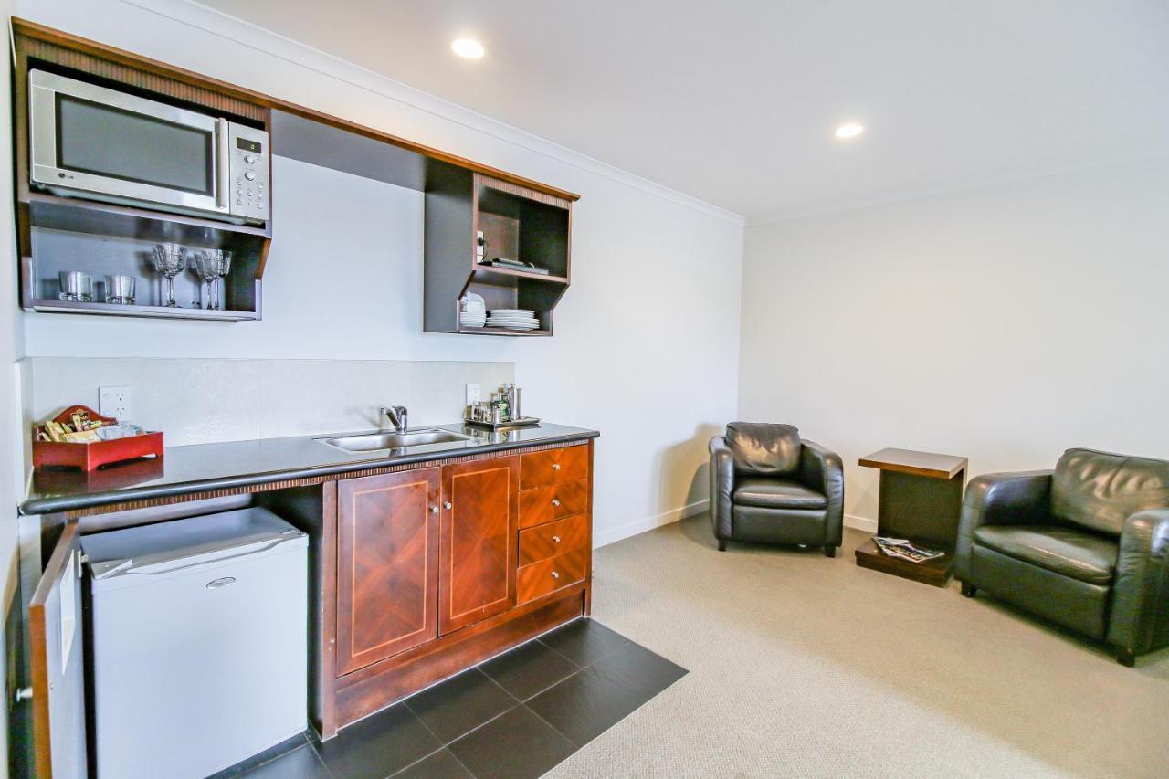 Aotea Motor Lodge Whanganui Exteriör bild A typical one-bedroom apartment at the hotel