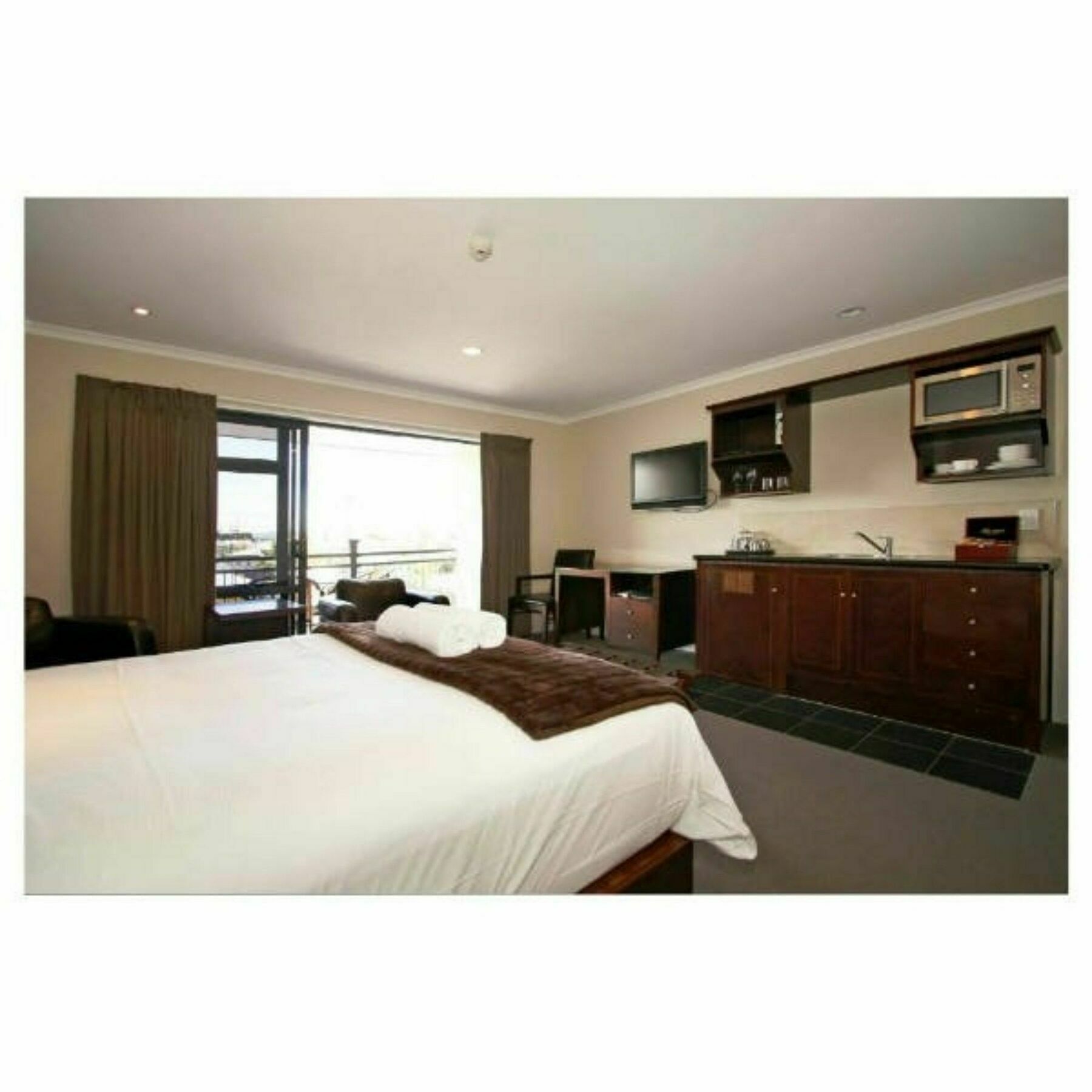 Aotea Motor Lodge Whanganui Exteriör bild Studio apartment